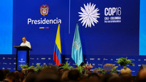 O Presidente colombiano Gustavo Petro discursa na abertura da 16.ª Cúpula das Nações Unidas sobre Biodiversidade em Cali, Colômbia, a 20 de outubro de 2024.