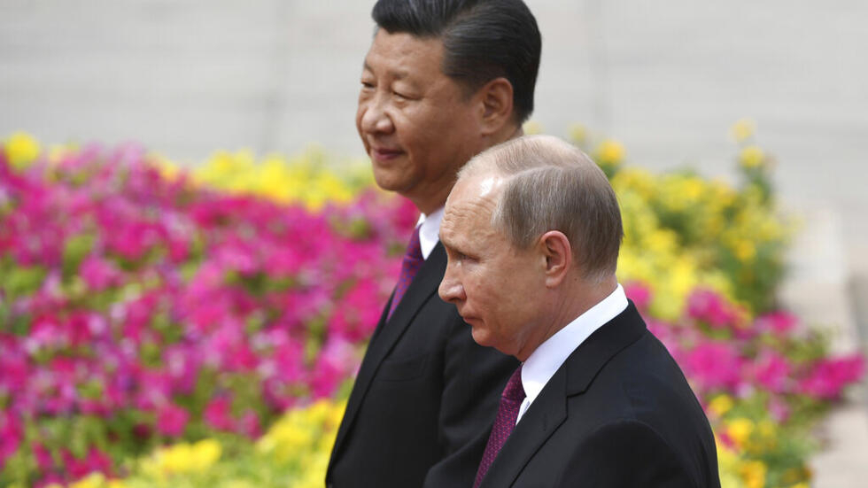 2018年6月8日，俄罗斯总统普京和中国国家主席习近平在北京检阅仪仗队。