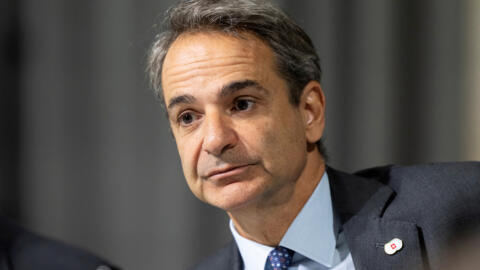 O primeiro-ministro grego Kyriakos Mitsotakis, cujo governo acaba de instaurar a semana de trabalho de seis dias, na contramão do restante dos países europeus.