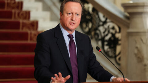 Le ministre des Affaires étrangères britannique David Cameron au Caire, le 21 décembre.