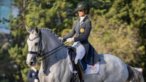 Rita Ralão Duarte, atleta portuguesa, com o seu cavalo Irão.