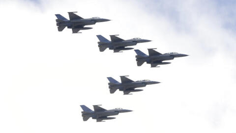 Винищувачі F-16 у польоті. Фото ілюстративне