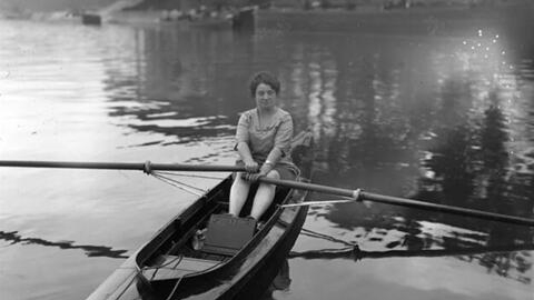 Alice Milliat was born in 1884 in Nantes and quickly became a rowing enthusiast. She established the first Women's Olympic Games in 1922.