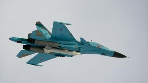Фронтовой истребитель-бомбардировщик Су-34 (архивное фото)