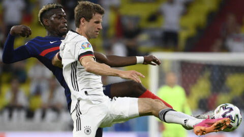 Paul Pogba (France) et Thomas Muller (Allemagne), lors du match Euro 2020, le 15 juin 2021 à Munich.