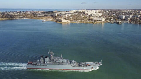 عکس آرشیوی از یک کشتی نیروی دریایی روسیه در نزدیکی شبه‌جزیره کریمه.