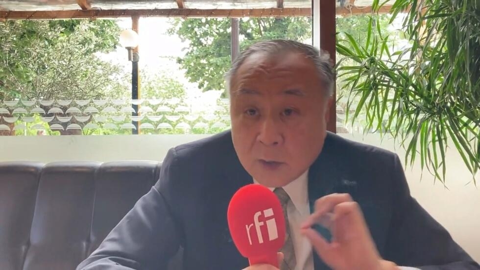 香港实业家袁弓夷2024年6月16日在巴黎接受法广专访。