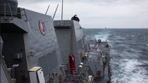 2023年9月，美加两国军舰穿越台湾海峡资料图片。