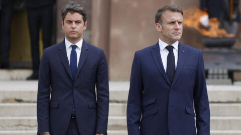 Emmanuel Macron, Presidente da República, à direita, e Gabriel Attal, primeiro -ministro, à esquerda. (Foto de Arquivo)