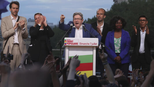 Lãnh đạo đảng cực tả Nước Pháp Bất Khuất Jean-Luc Mélenchon phát biểu sau vòng hai bầu cử Quốc Hội Pháp 07/07/2024 tại Paris, Pháp.