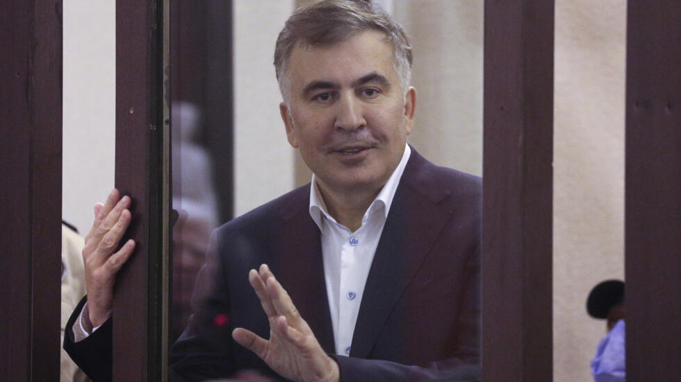 O ex-presidente da Geórgia em foto de arquivo durante audiência em Tbilisi (3/12/21).