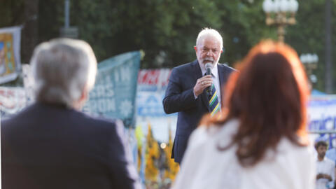 Em dezembro, Lula discursou na Praça de Maio diante de uma multidão e do presidente Alberto Fernández e sua vice, Cristina Kirchner.