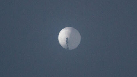 Un globo vuela en el cielo de Billings, Montana, Estados Unidos, el 1 de febrero de 2023 en esta imagen obtenida de las redes sociales.