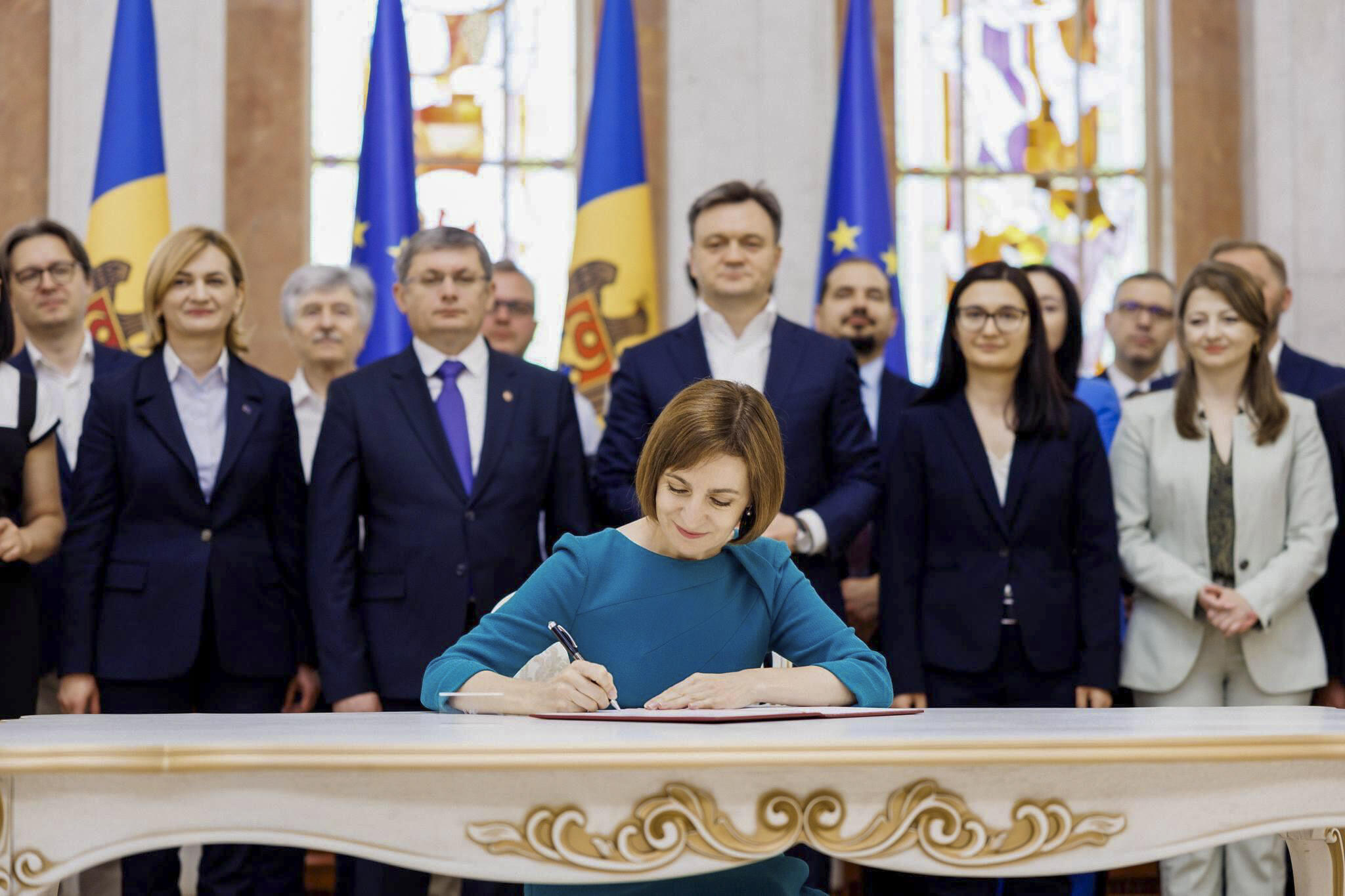 Президентка Молдови Мая Санду підписує наказ про початок переговорів про вступ до ЄС. Кишинів, 21 червня 2024