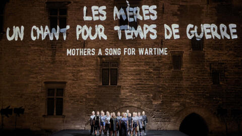 Авиньон 2024: Премьера спектакля «Mothers/Матери» Марты Горницкой прошла в Папском дворце 9 июля