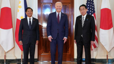 Từ trái: Tổng thống Philippines Ferdinand Marcos Jr, tổng hống Mỹ Joe Biden và thủ tướng Nhật Bản Fumio Kishida trong cuộc gặp thượng đỉnh ba bên tại Nhà Trắng, Washington, ngày 11/04/2024.