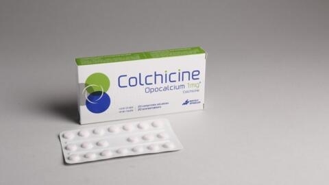 Estudo canadese mostra que a colchicina, medicamento usado há décadas no tratamento da gota, ajudaria a combater a inflamação pulmonar e a acelerar a recuperação de pacientes com quadros moderado e grave da doença causada pelo novo coronavírus.