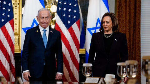 2024年7月25日，美国副总统卡马拉-哈里斯（贺锦丽）在白宫与来访的以色列总理内塔尼亚胡会晤。
