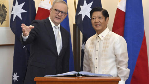 澳大利亚总理阿尔巴尼斯与菲律宾总统小马科斯资料图片