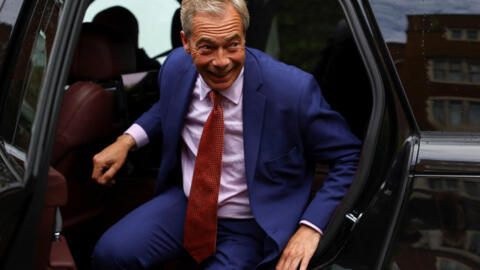 O líder do partido Reform UK, Nigel Farage, chega a um evento da campanha em Londres (14/06/24).