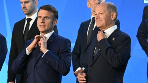 Tổng thống Pháp Emmanuel Macron (T) và thủ tướng Đức Olaf Scholz tại thượng đỉnh NATO, Washington, Hoa Kỳ, ngày 10/07/2024.