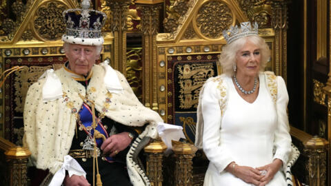 Le roi Charles III et la reine Camilla lors du discours au Parlement du Royaume-Uni pour présenter le programme du gouvernement de Keir Starmer, à Londres, le 17 juillet 2024.