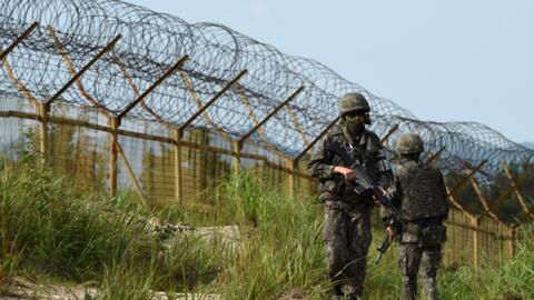 Des soldats sud-coréens patrouillent dans la zone démilitarisée (DMZ) à la frontière entre Nord et Sud. (Image d'illustration)