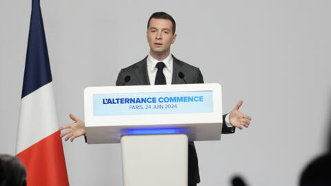 Chủ tịch đảng cực hữu Pháp Tập Hợp Dân Tộc (Rassemblemment National) Jordan Bardella giới thiệu các đường hướng chính trong chương trình tranh cử lập pháp, Paris, Pháp, ngày 24/06/2024.