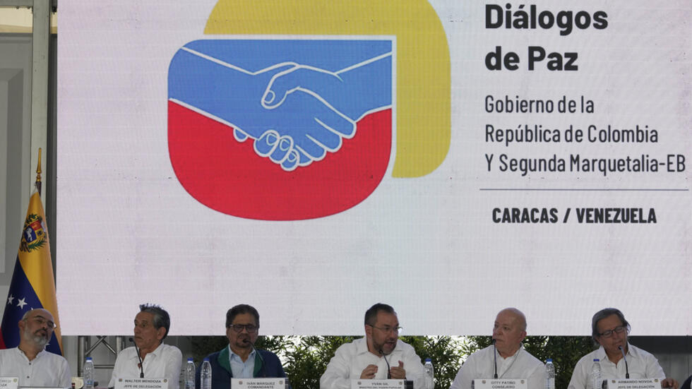 Começam as negociações de paz entre o grupo armado colombiano "Segunda Marquetalia - EB" e o governo colombiano em Caracas, Venezuela, na segunda-feira, 24 de junho de 2024.