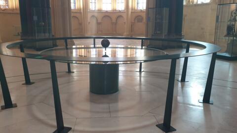 Foucault's pendulum experiment at the Artes et Metiers museum.