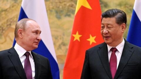 Le président chinois Xi Jinping, à droite, et le président russe Vladimir Poutine lors de leur rencontre à Pékin, en Chine, le 4 février 2022.