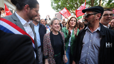 Lucie Castets, candidate du NFP pour Matignon, en déplacement à Lille avec Marine Tondelier, secrétaire nationale d'EELV, le 27 juillet 2024.