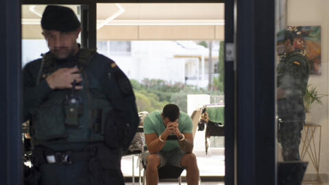 Polícia civil espanhola, apoiada pela Europol, realiza operação na casa de um traficante em Málaga. (12/06/2024)