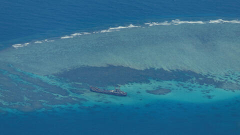 资料照片： 2023年3 月9 日，BRP Sierra Madre号在南海有争议的仁爱礁（当地称为Ayungin）上的鸟瞰图/资料照片