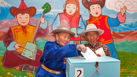 2009年5月24日，蒙古举行总统选举投票时。