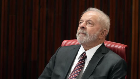 Vinte anos depois do primeiro mandato, Lula volta a comandar o Brasil e tem o combate à fome como prioridade.