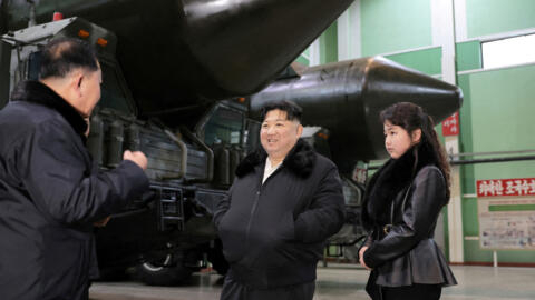 O líder norte-coreano Kim Jong-un com sua filha Kim Ju-ae