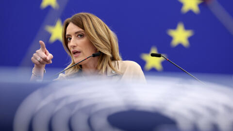 Roberta Metsola, advogada e eurodeputada de Malta, foi reeleita na presidência do Parlamento Europeu.
