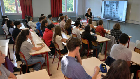 A high school classroom in Paris in September 2023. Since 2020, the greater Paris region has made digital textbooks available to high schools, half of which now provide tablets or computers for their students to use in class.