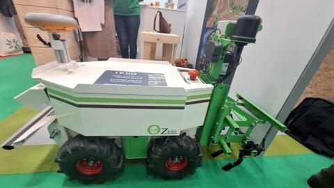 Một robot nông nghiệp của hãng Naio Technologies tại Triển lãm Nông nghiệp Paris 2024. Ảnh chụp ngày 26/02/2024.