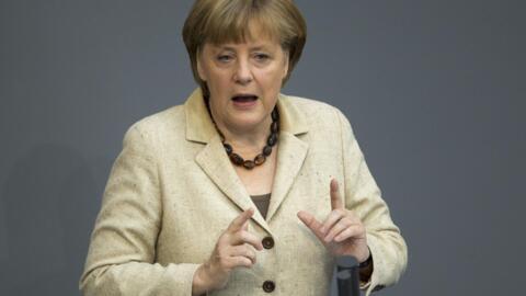 Hollande to meet Merkel hours after swearing-in to discuss eurozone debt crisis