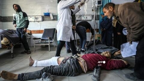 Des blessés à l'hôpital Kamal Edwan à Beit Lahia après que l'armée israélienne a ouvert le feu sur des civils qui s'étaient précipités sur des camions d'aide humanitaire, le 29 février 2024.