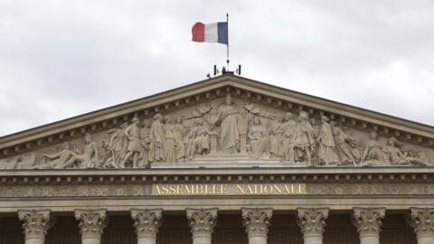 Eleitores franceses foram às urnas para escolher os novos membros da Assembleia Nacional