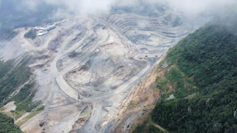 Vista aérea de la mina Peña Colorada en los estados mexicanos de Colima y Jalisco que genera el 30% de la producción del mineral de hierro del país.