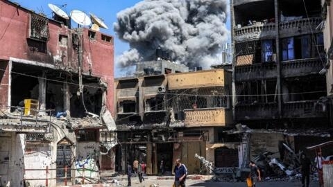 Bombardeamento israelita em Jabalya, cidade situada no norte da faixa de Gaza, no dia 14 de Maio de 2024.