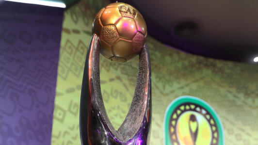 Le trophée de la Ligue des champions CAF.
