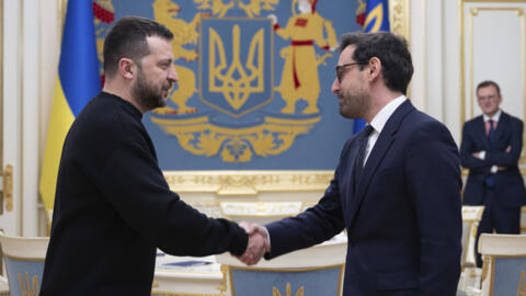 Глава МИД Франции Стефан Сежурне во время своей поездки в Киев январе 2024 года встретился с президентом Владимиром Зеленским. 