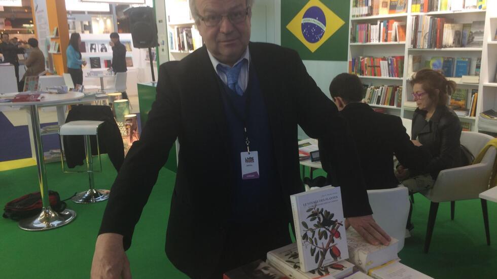 Michel Chandeigne, proprietário da Livraria Brasileira e Portuguesa na capital francesa