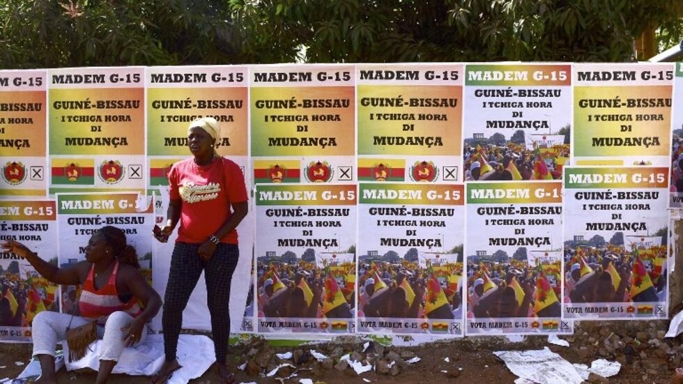 Cartazes do Madem-G15, a 8 de Março de 2019. 