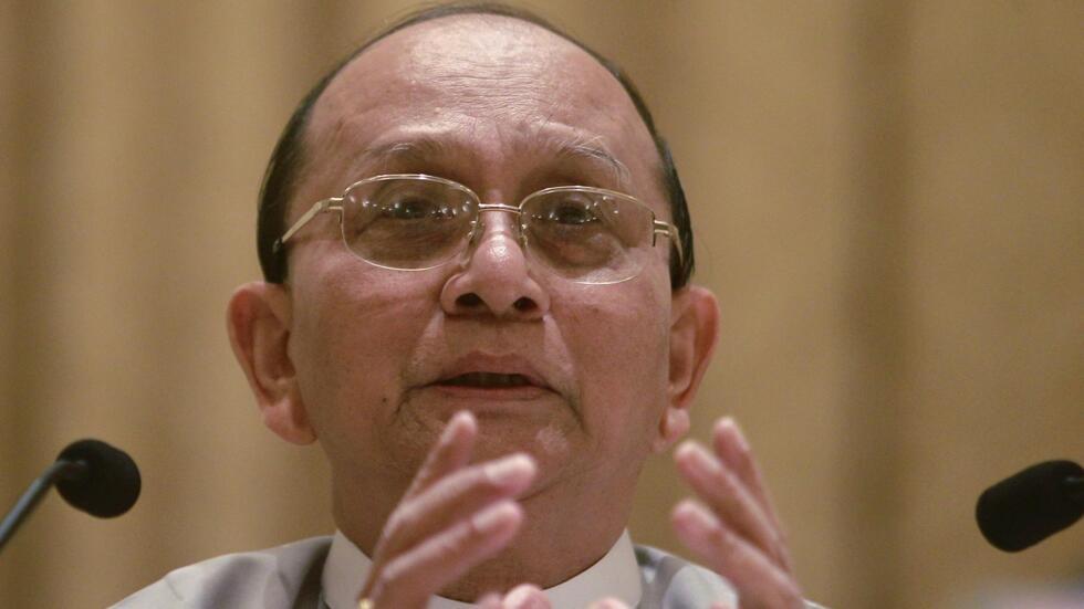 Tổng thống Miến Điện Thein Sein họp báo tại Naypyidaw 21/10/2012 (REUTERS)